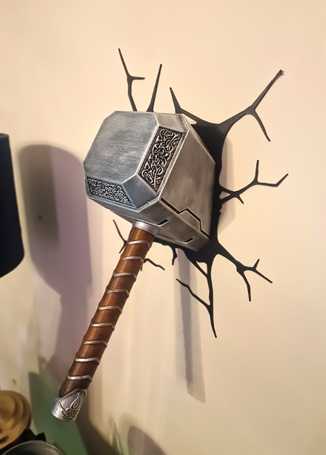 دکوری دیواری مدل چکش تور - Thor's Hammer